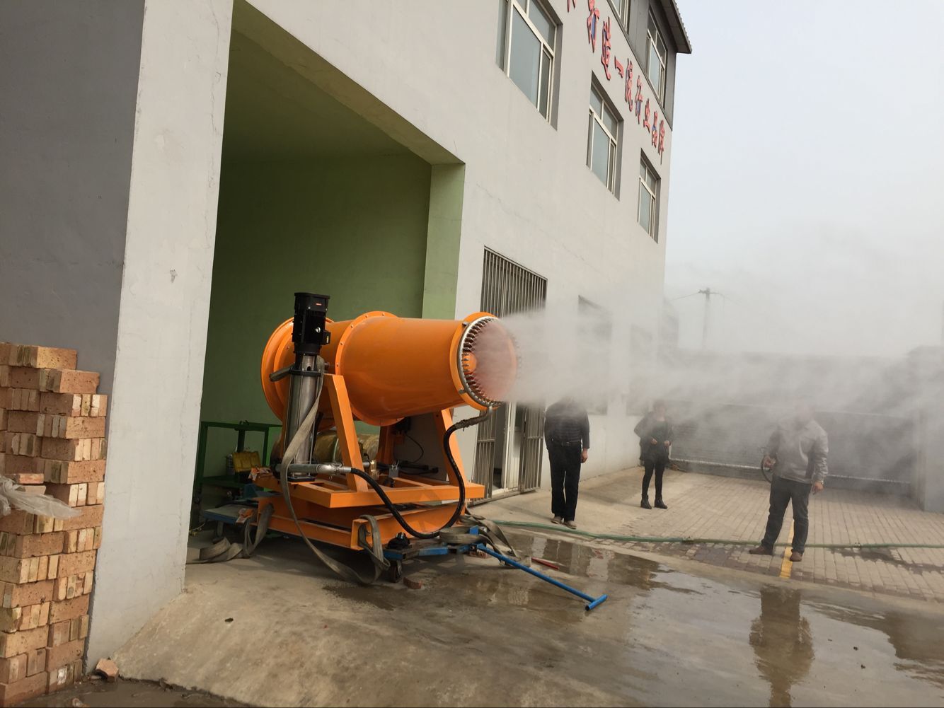 新型60米除塵噴霧機